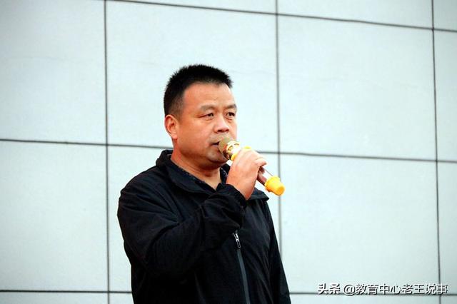 寶雞市蔡家坡高級(jí)中學(xué)舉行2019消防疏散演練(圖3) 寶雞市蔡家坡高級(jí)中學(xué)舉行2019消防疏散演練(圖3)