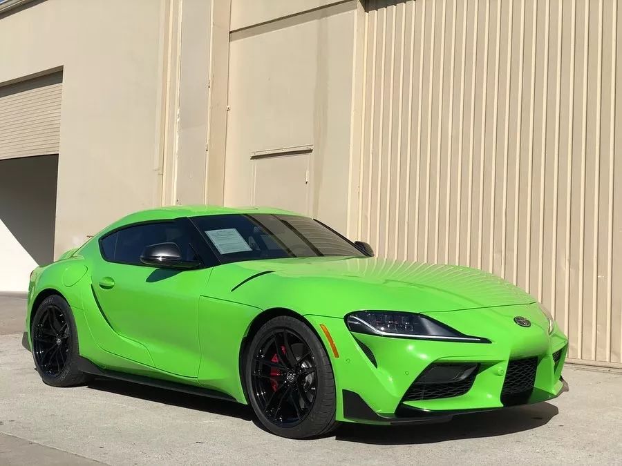 全新牛魔王supra火箭兔宽体上身,这是来自地狱的绿色魔鬼!