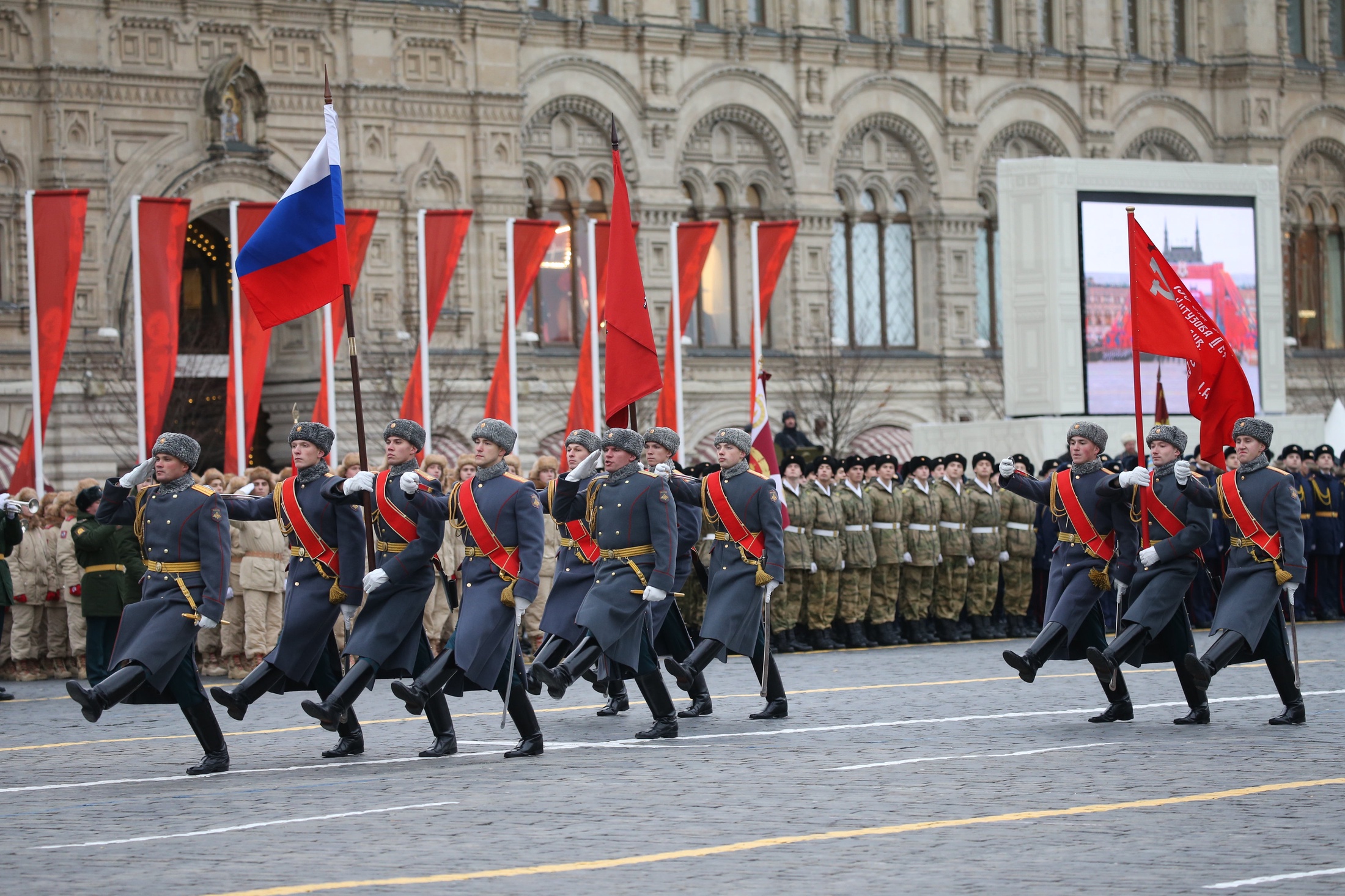 俄罗斯纪念红场阅兵78周年复古阅兵式