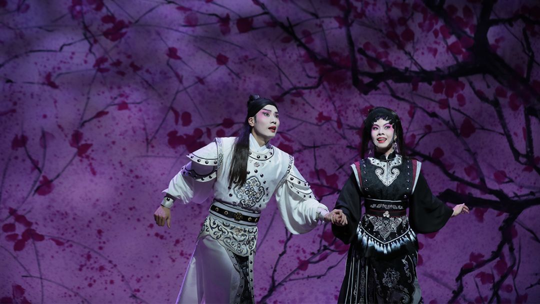 这把剑,刺穿了"大团圆"的迷思_百花