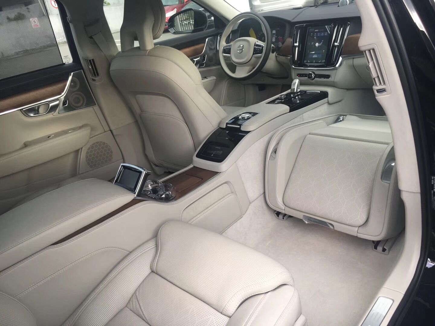 存在即合理,实拍稀有s90 t8 e驱混动 荣誉版 3座