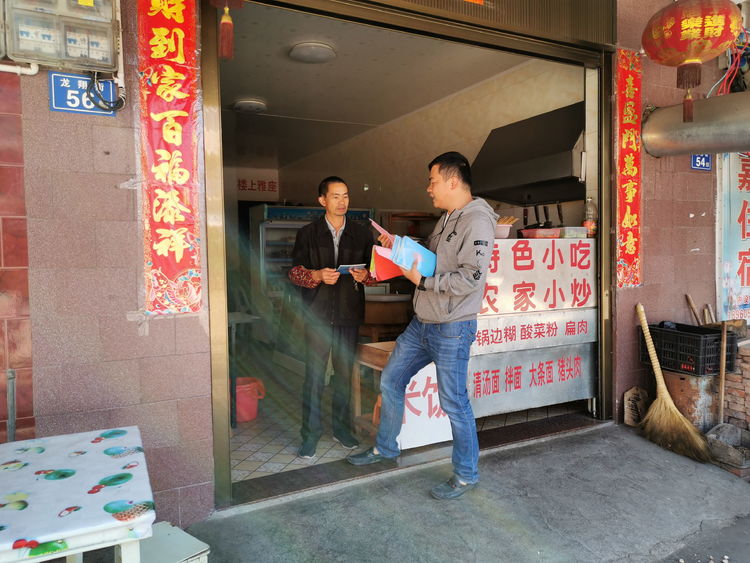 尤溪汤川乡深入宣传河长制发动群众积极参与
