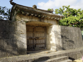 考韓國國際駕照暢遊日本首裡城