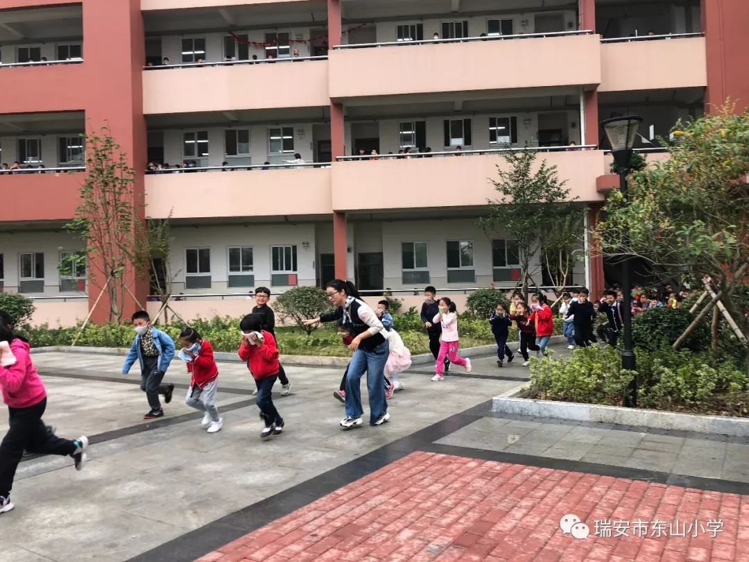 瑞安市东山小学图片