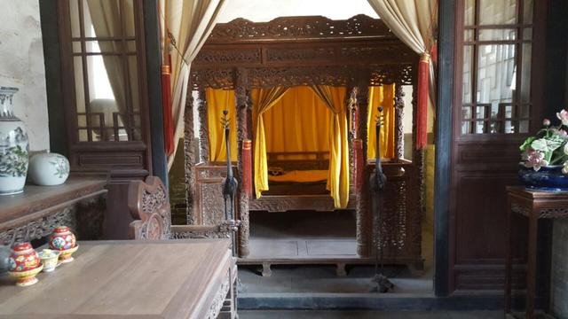 到家庙门楼你就能看到军机大臣阎敬铭书"马氏家庙"石匾额,马家凡是