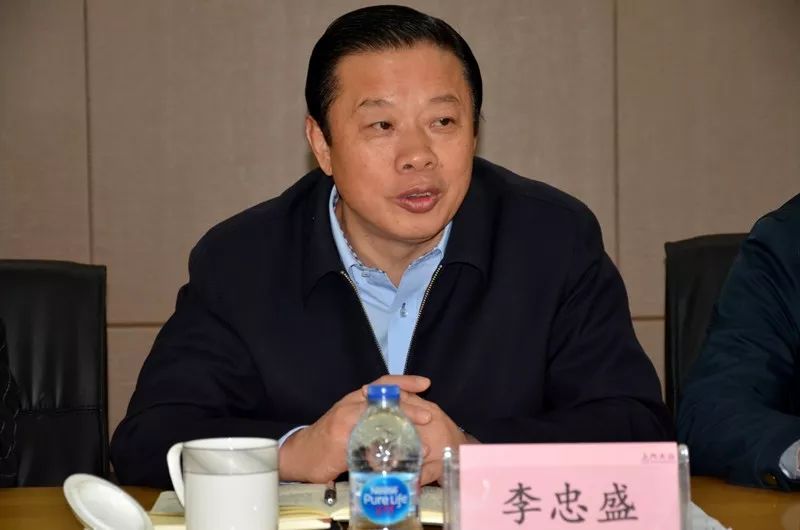 当好生态环境保护和美丽宜居城市建设的宣传者参与者监督者——李忠盛