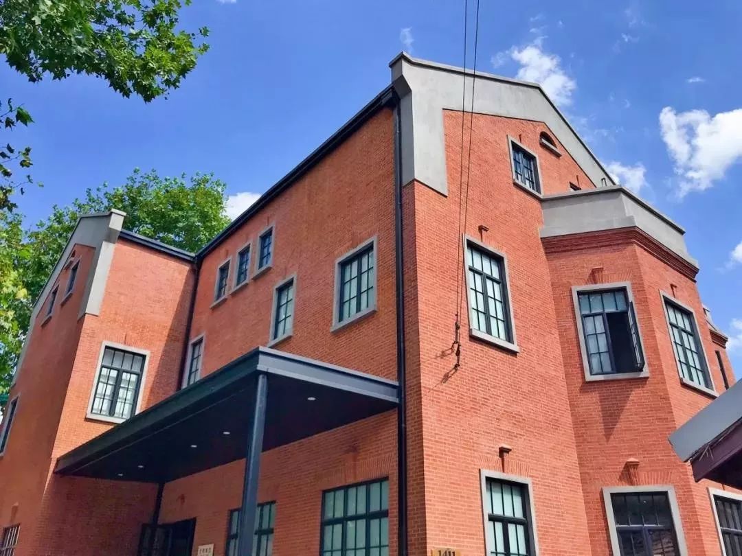 徐汇艺术馆从历史万花筒投射出的现代影像