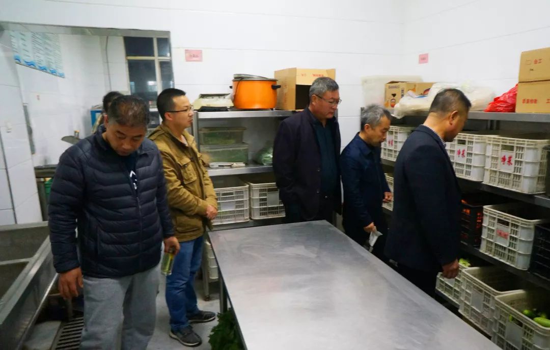 平安校园防范火灾风险建设美好家园长治五中组织开展119消防宣传日