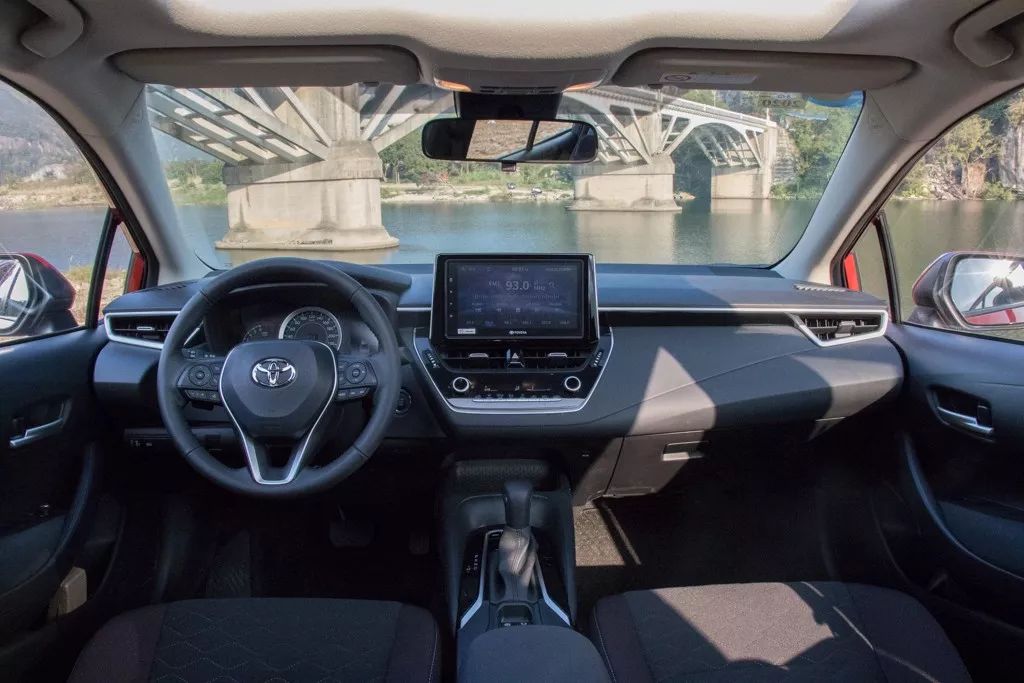 开车其实也可以很轻松第12代卡罗拉了解一下