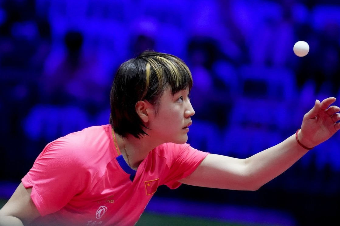 比分到了6比2,陈思羽和郑先知越打越勇,思路很对,调动