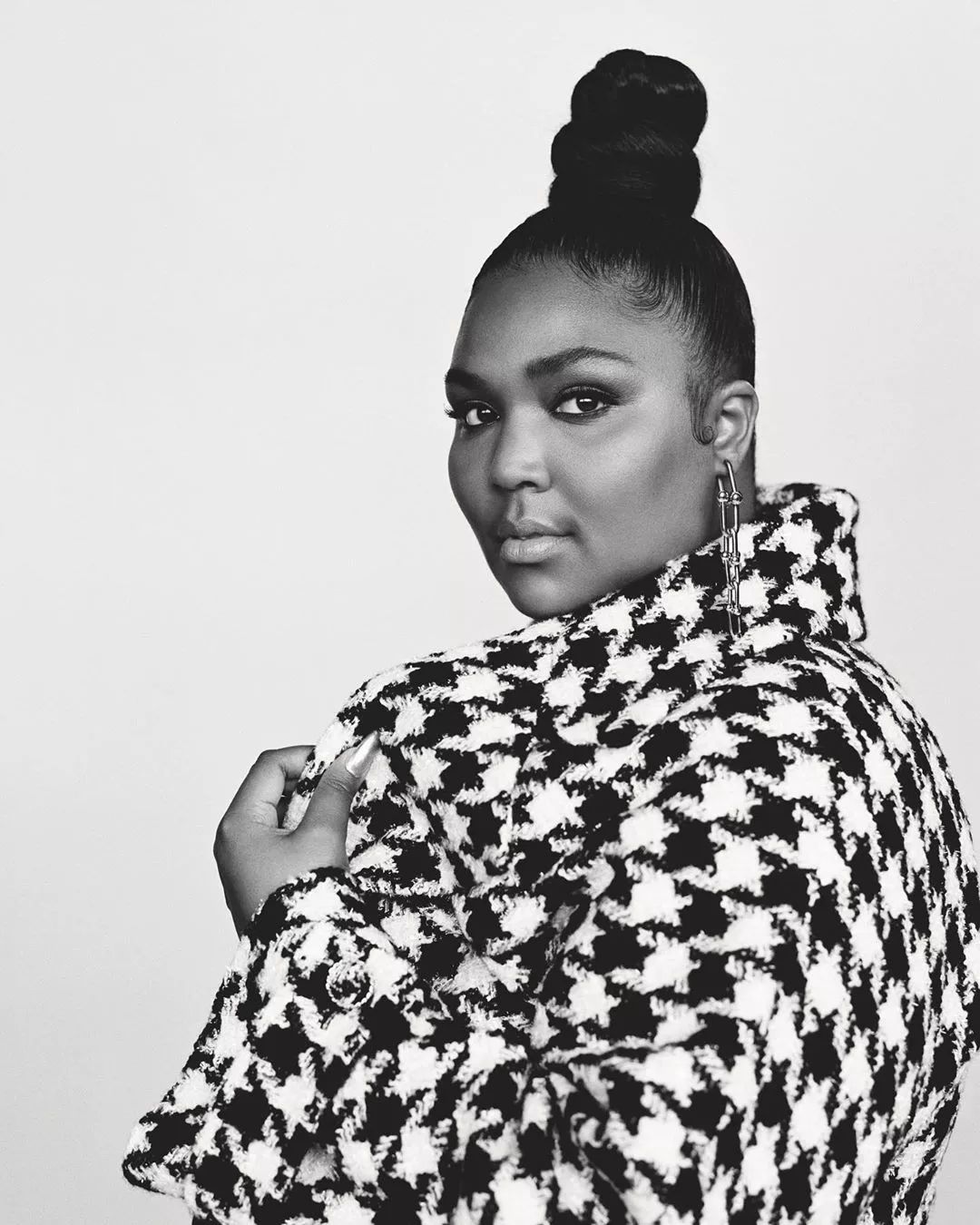 lizzo登上英版vogue封面嘻哈圈第一人