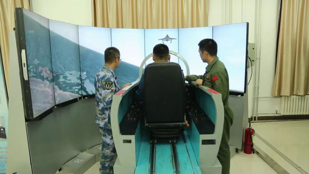 探訪航母艦載戰鬥機飛行訓練_模擬