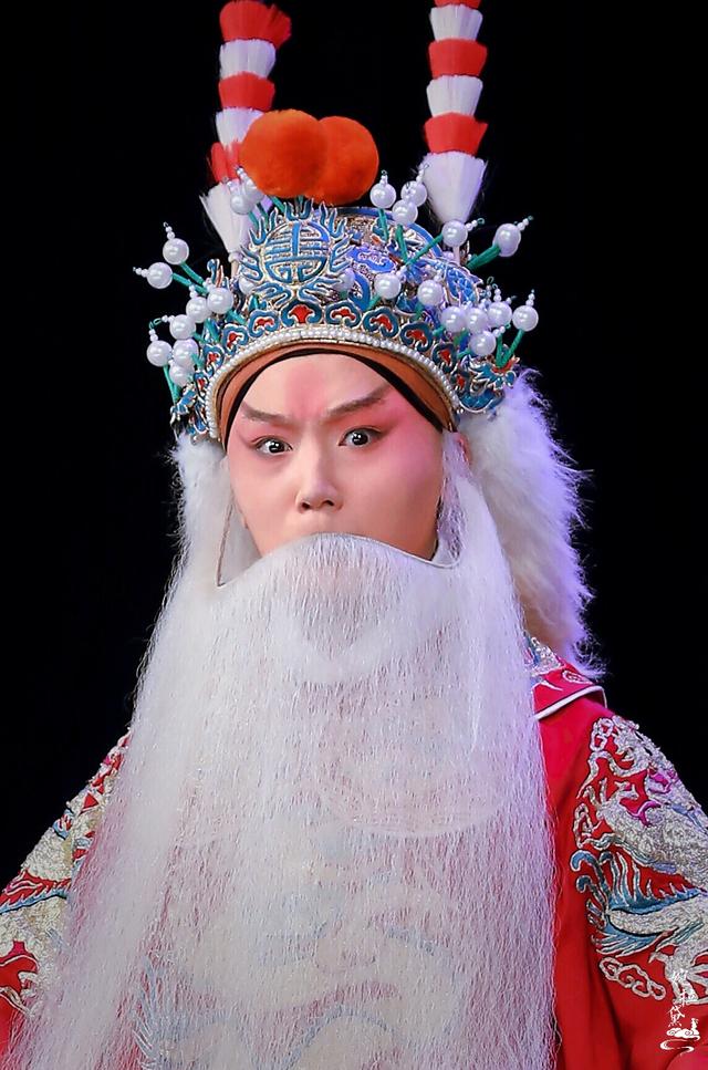 剧院青年领军人物——老生裘识