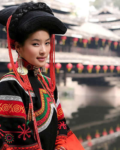 楚雄型彝族,凉山型彝族,滇西型彝族,红河型彝族,乌蒙山型彝族,滇中及
