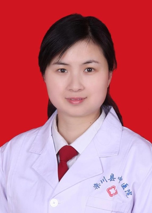 牛改儒)有人叫她医生,有人叫她天使,有人叫她闺女,她就是栾川县中医院