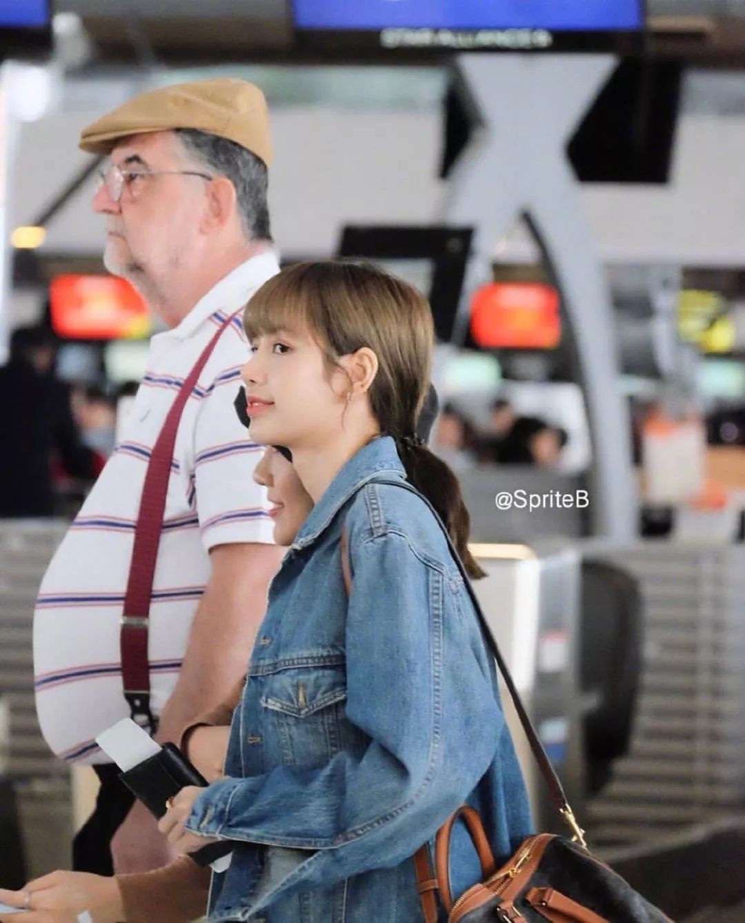 Lisa家庭背景被扒，继父究竟是什么来头？曝光后令人咂舌！_头发