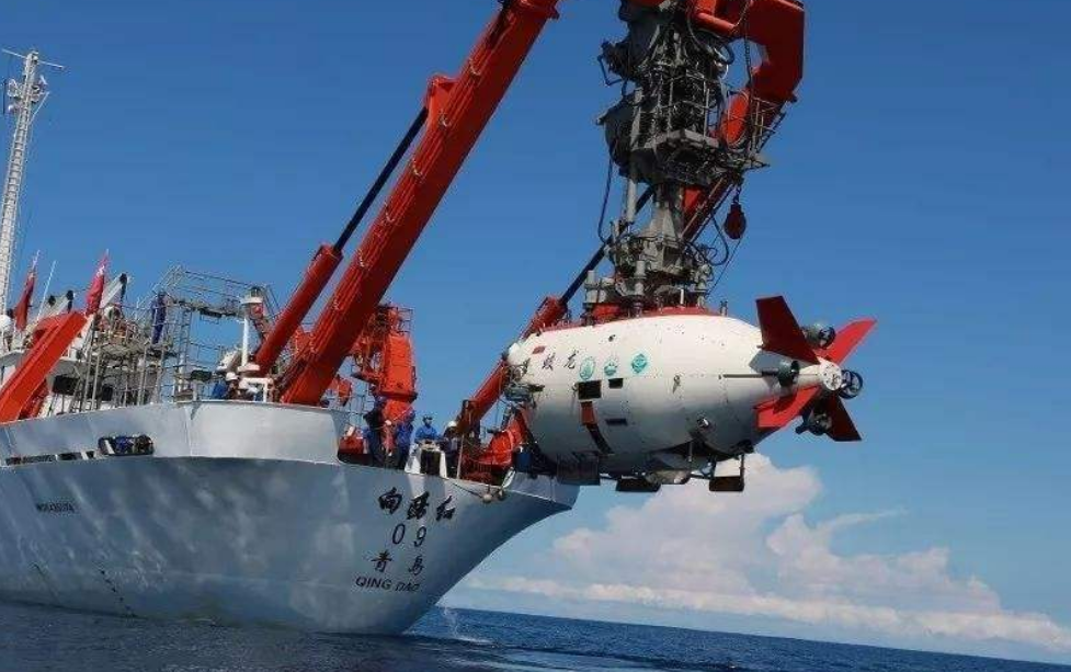 国产新型深海潜航器成功突破海底1万米距离西方还有差距