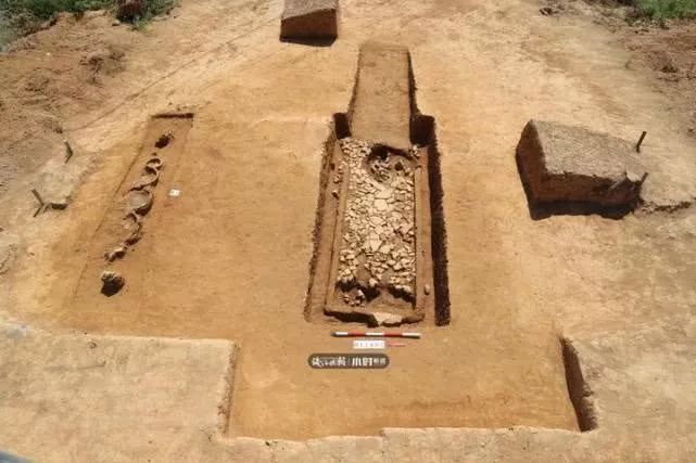 安吉发现全国罕见的越国贵族大墓2500年前的绿松石头饰太美