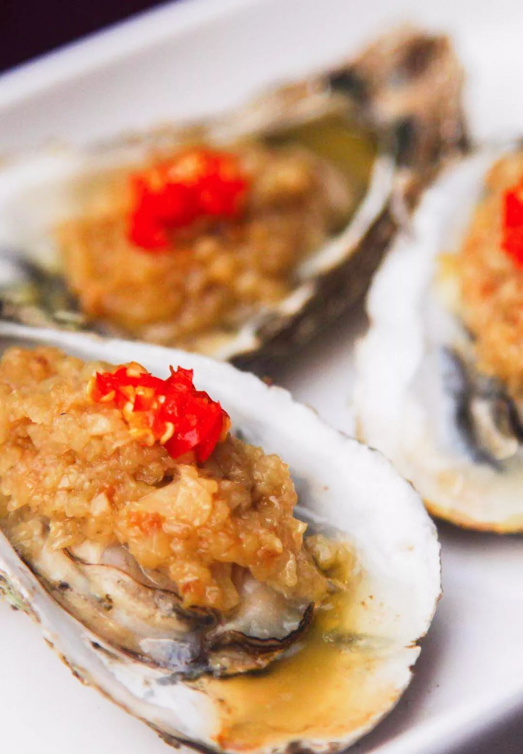 风味脆皮生蚝金黄脆脆的风味脆皮生蚝这么一个肥美多汁的生蚝被一层