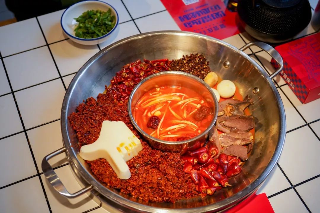 陈赫的火锅请你吃!我们太古里贤合庄见!_锅底