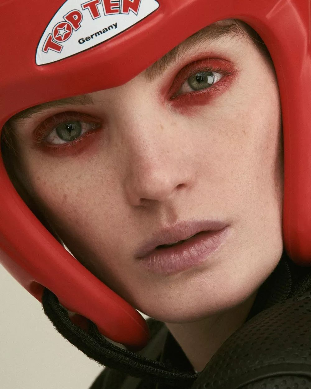 model: alexina graham.makepup: adriana bartosova.