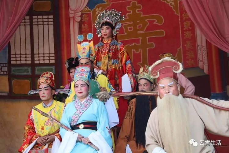 国家级非遗潮剧下乡表演受云霄村民欢迎