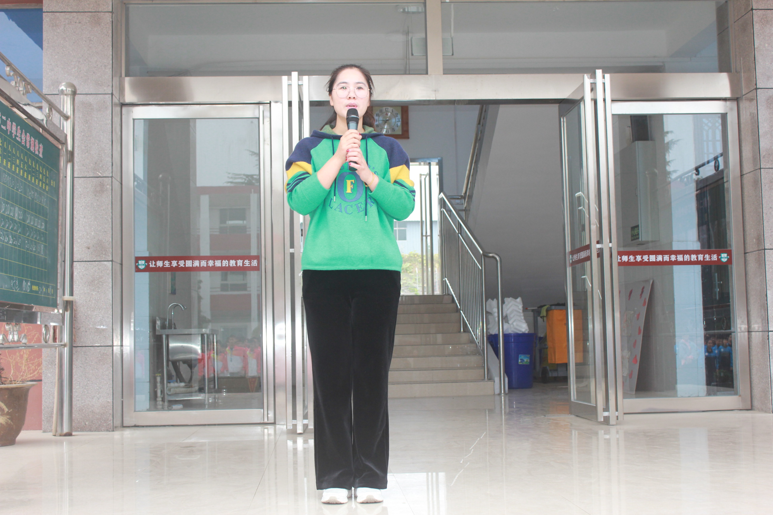 让师生享受圆满而幸福的教育生活感知郑州市二七区侯寨二中特色发展