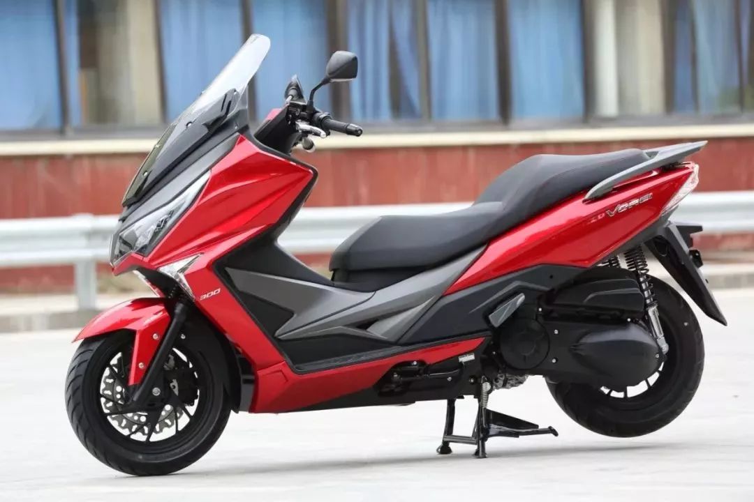 大阳300踏板v锐长测3又一次看到国产大踏板的希望