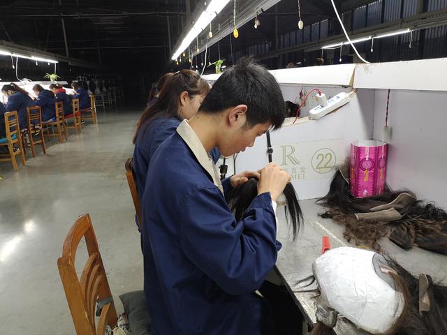 国外小姐姐最喜欢屯啥?_假发