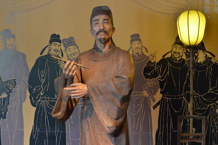 房千里收到这封信后又气又伤心.