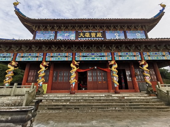 开着金牛座华蓥山宝鼎光明寺开光后遇见金牛会发生什么?