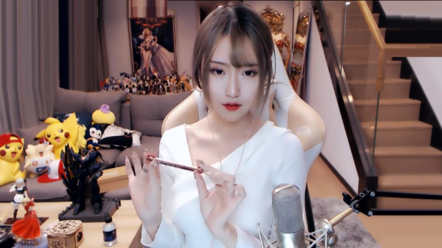 lpl解说腐团儿被超管"特殊照顾",无奈无违规也被封