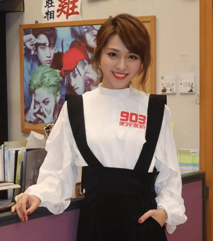 她是tvb清纯小花旦,儿童选秀出道,如今进军歌唱界反响不错!_李颖彤