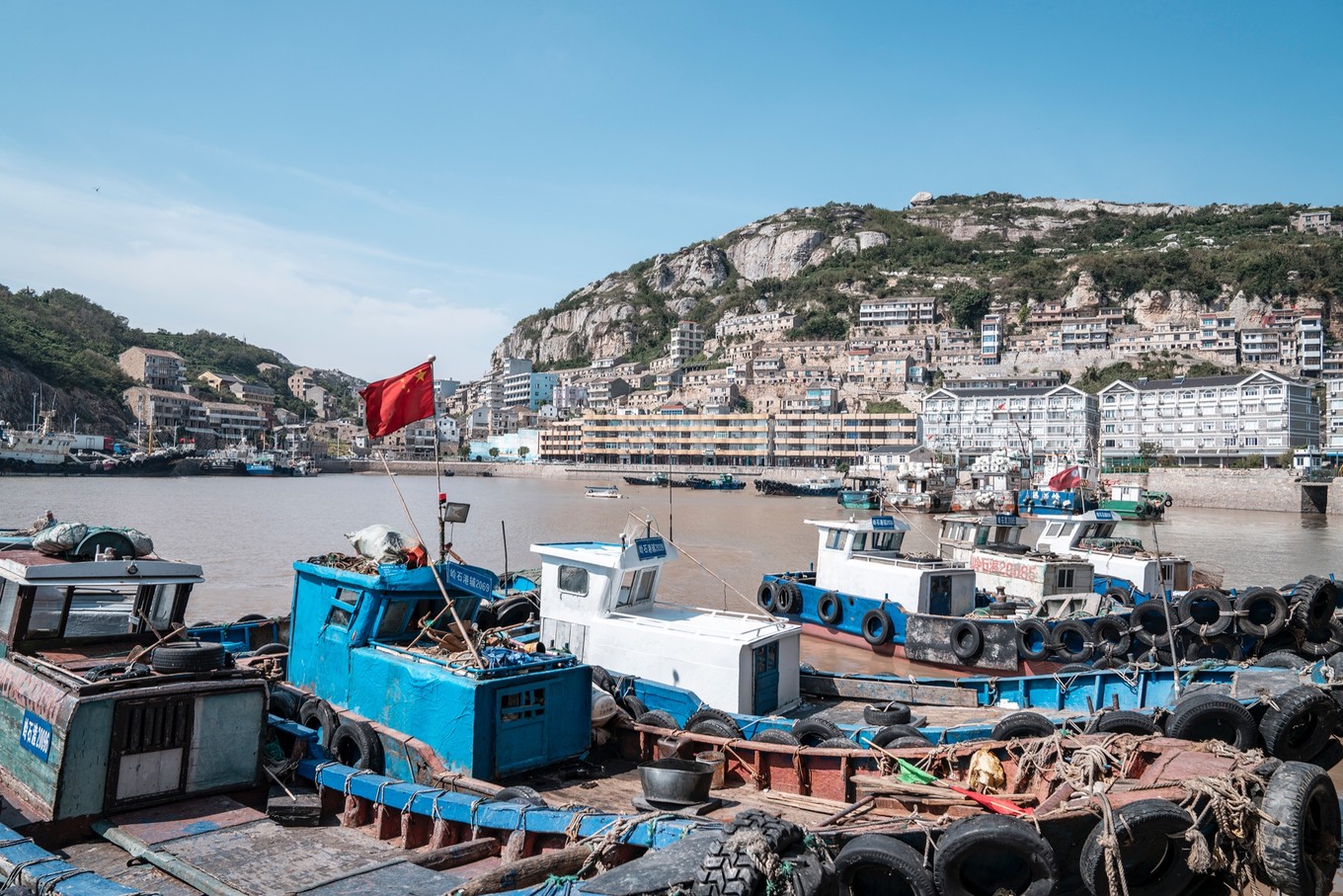 温岭 石塘本来就是有名的渔港码头,在这里想要出海还是非常容易的