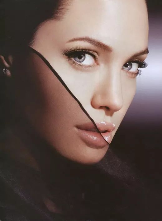 44岁赢尽所有人喝彩:我的童话,已经不需要王子了_安吉丽娜·朱莉