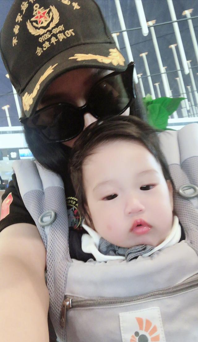 冉莹颖晒三胎合照国籍成谜,网友:明星不用理国家计划生育吗_邹市明