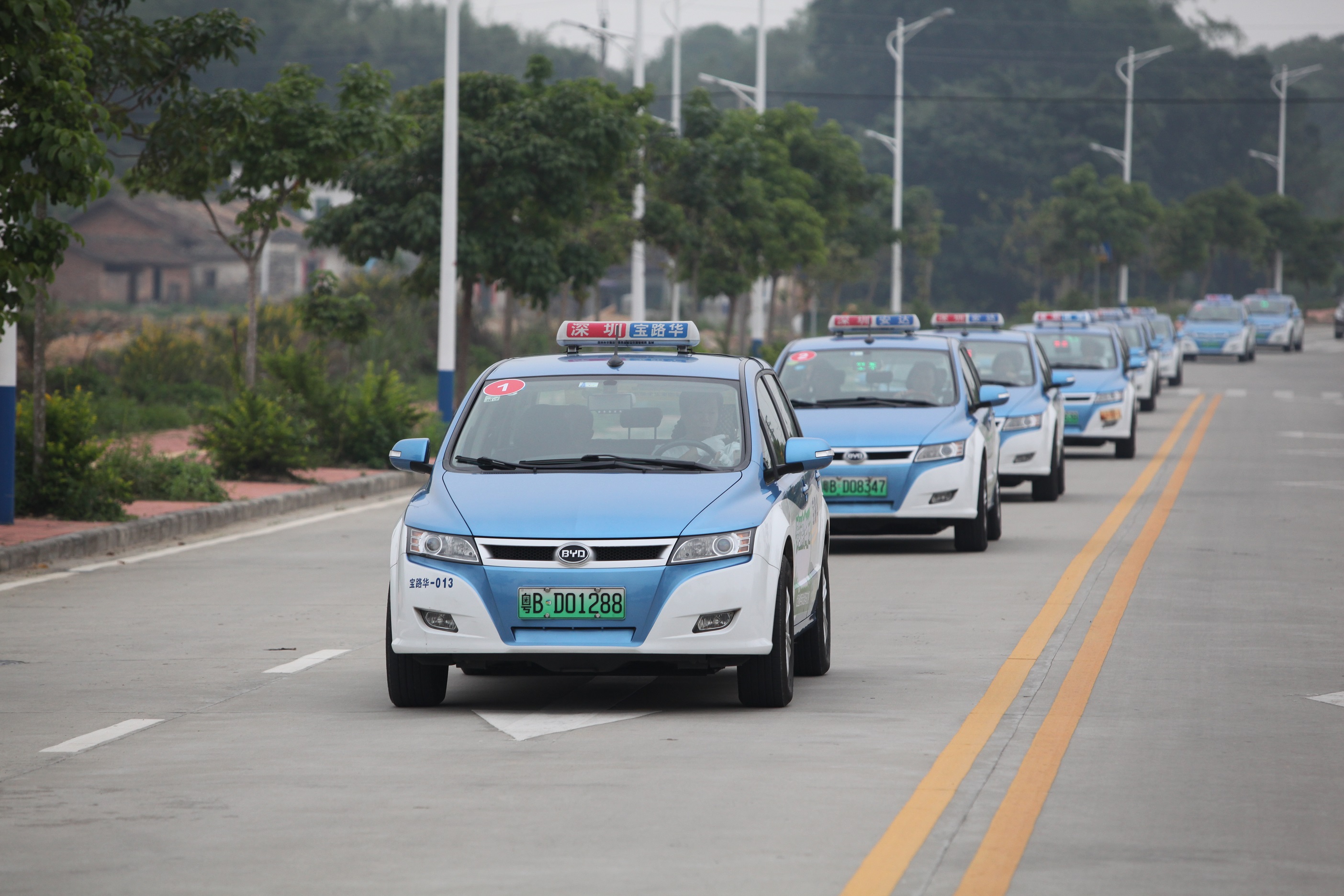 深圳市的哥的姐走进比亚迪 共同倡导安全文明驾驶-车市号