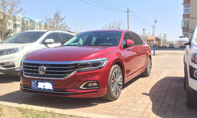 红色大众帕萨塔提车网友这配色地球上少见