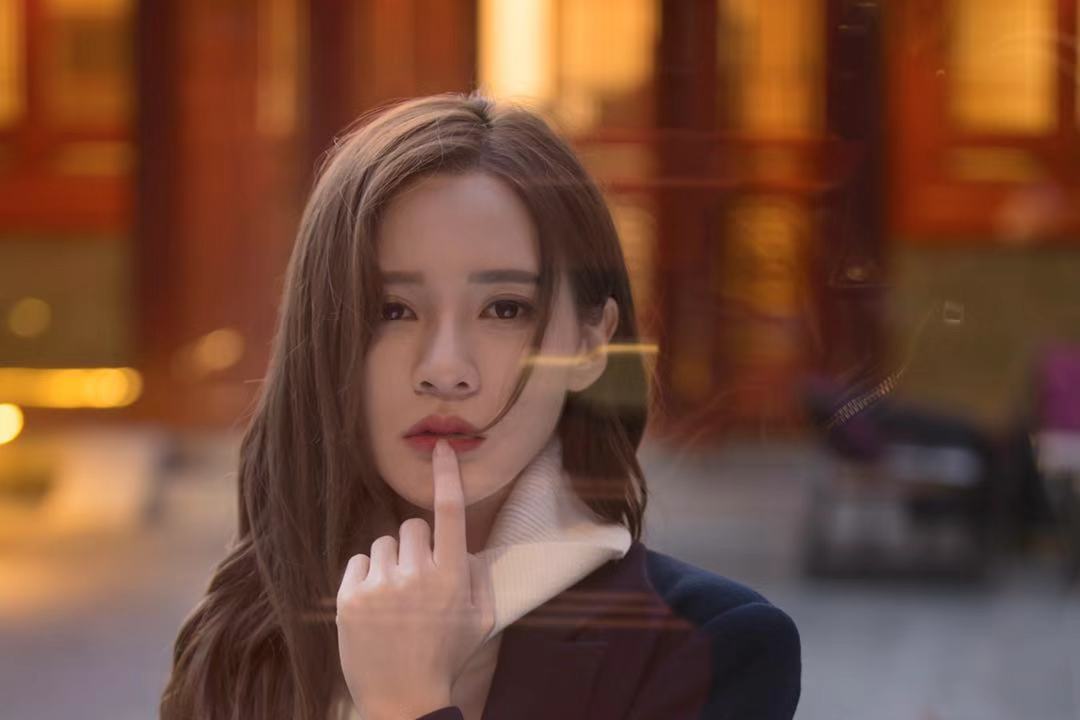 黄诗棋:如何穿搭尽显时尚都市气质?