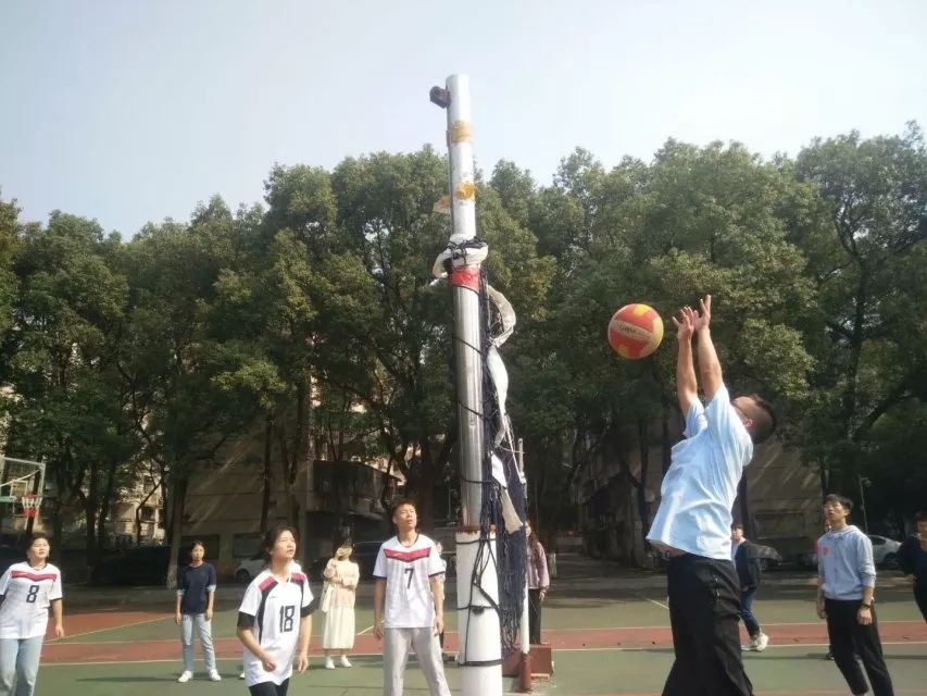 气排赛场显英雄第四届男女混合气排球比赛闭幕仪式