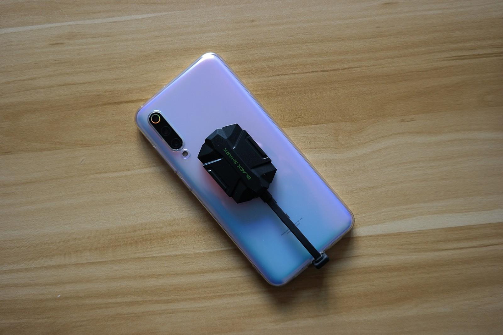 不止解决一边戴耳机一边充电黑鲨快充数字耳放专为游戏而生