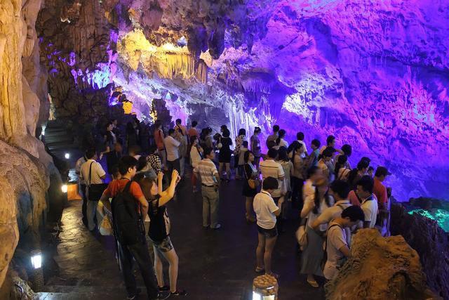 平果通天地下河现神秘石像,看壮丽景象