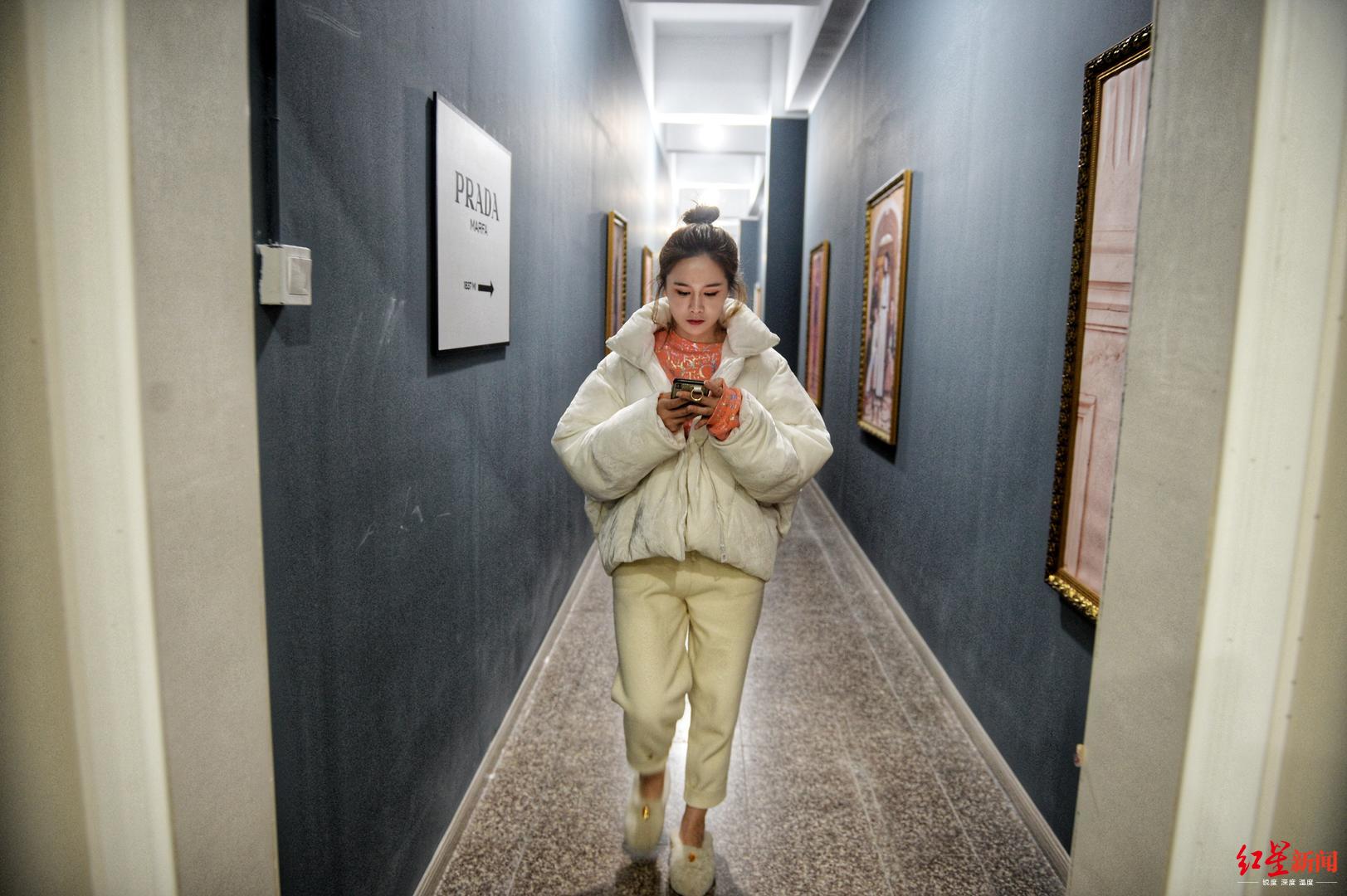 "带货女王"大英子冲击5个亿目标:备战双11,连打盹都在工作