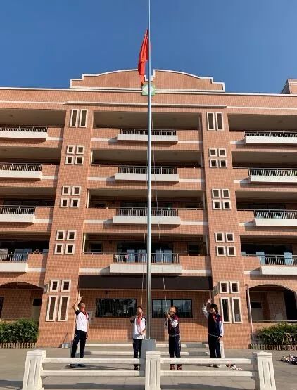 知书达礼笃行致远挑战自我超越极限永安小学2019年田径运动会