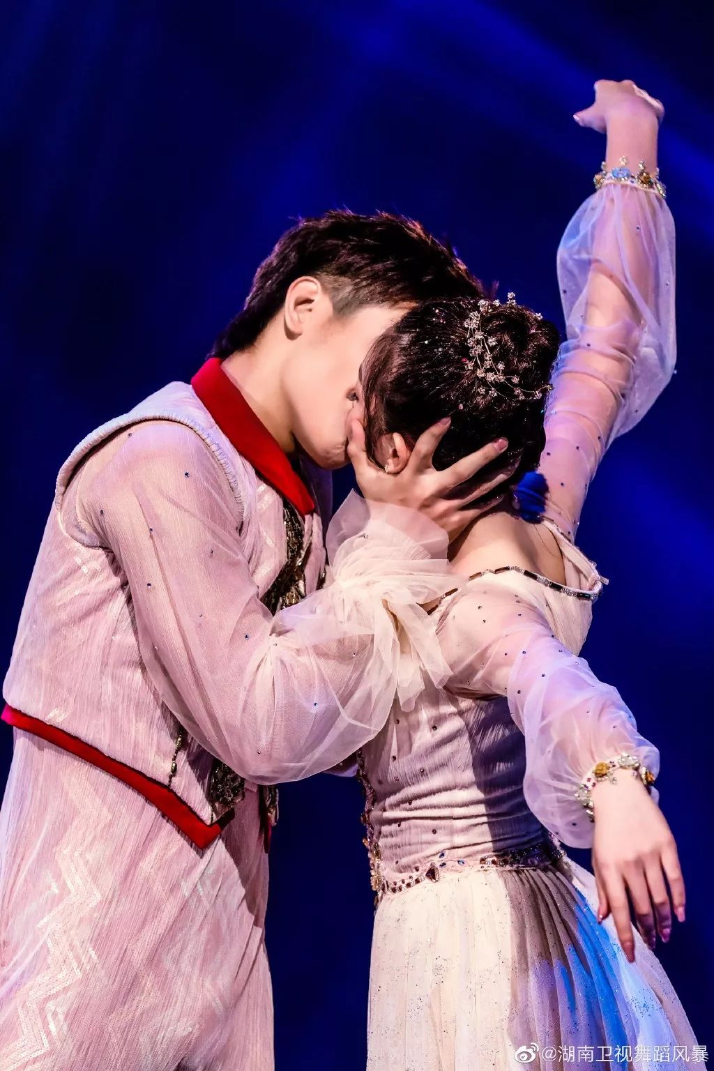 常斯诺&李偲旖《遇见》vs 魏伸洲《乒乓》_芭蕾