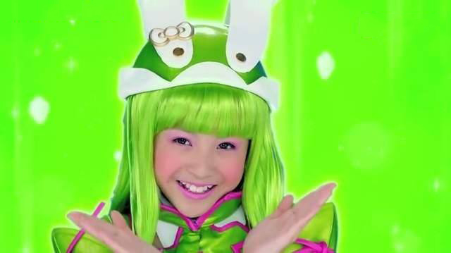 《舞法天女》的法苏天女,16岁近照长相普通,还是一名"牙套妹"_林丹妮