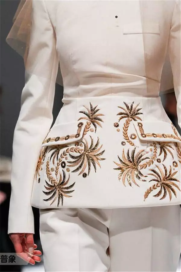 香奈儿的顶级刺绣坊 才智服装