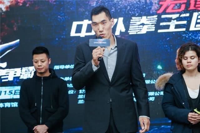 74身高两米的中国第一格斗巨人回来了!曾让世界拳坛震动_董建军