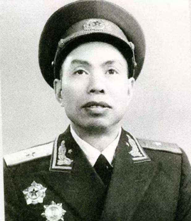 这位开国大校以节俭著称,出差从不住宾馆,只睡武装部的大通铺_朱家胜