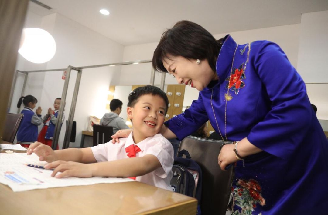 在上海市民文化节上的颁奖和展演,来看南翔孩子的优秀表现